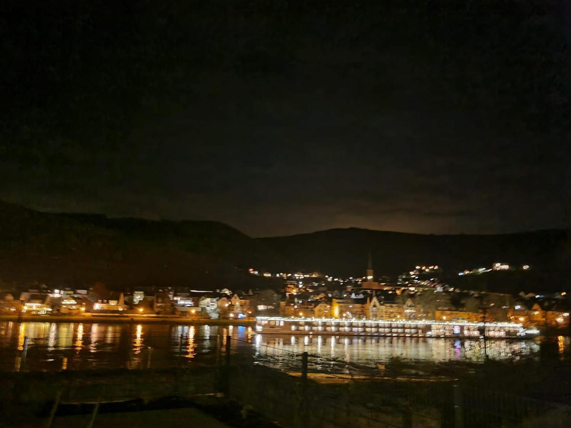 Mv Roemervilla, Lofts & Penthouses Mit Traumhaftem Moselpanoramablick Und Sauna Treis-Karden Room photo